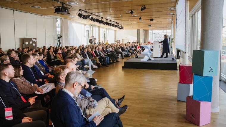 Prof. Dr. Scheiter zum Auftakt lernen:digital