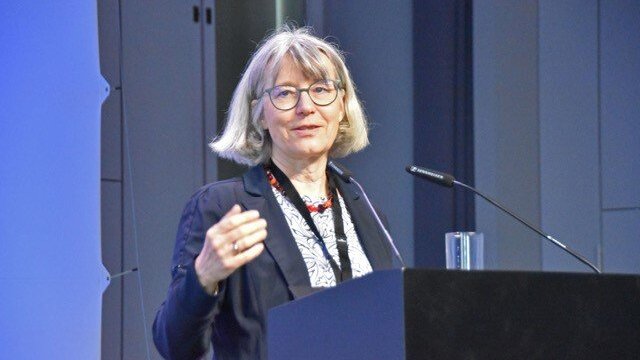 Prof. Dr. Dr. h. c. Annette Scheunpflug wöhrend Ihres Vortrages